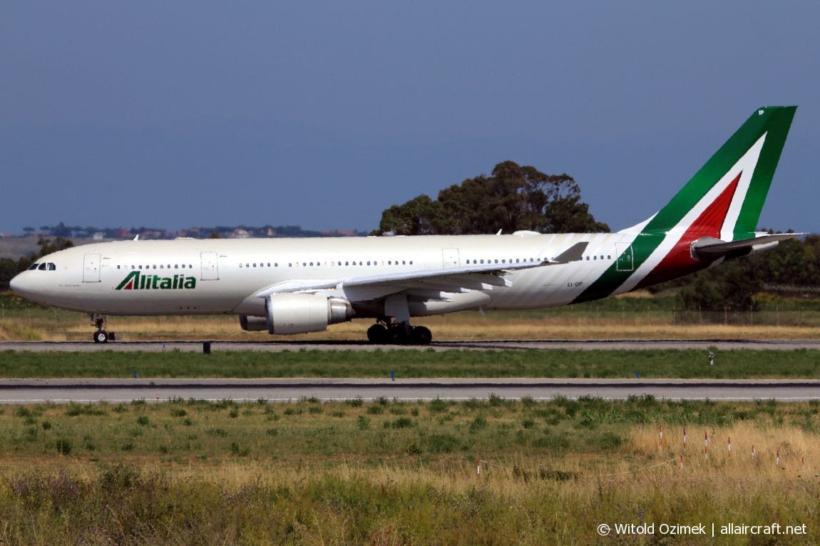 EI-DIP (339) 2000 Airbus A330-202