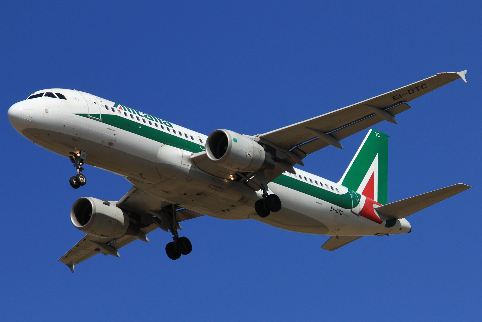 EI-DTC, (cn 3831), Airbus A320-216