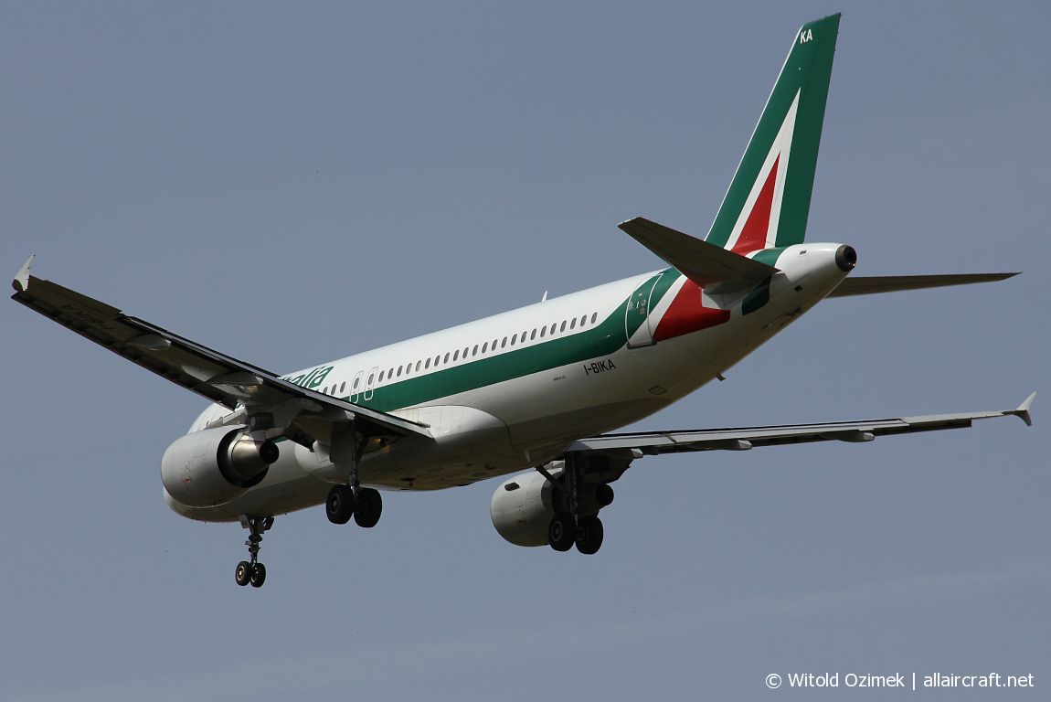 I-BIKA (951) 1999 Airbus A320-214