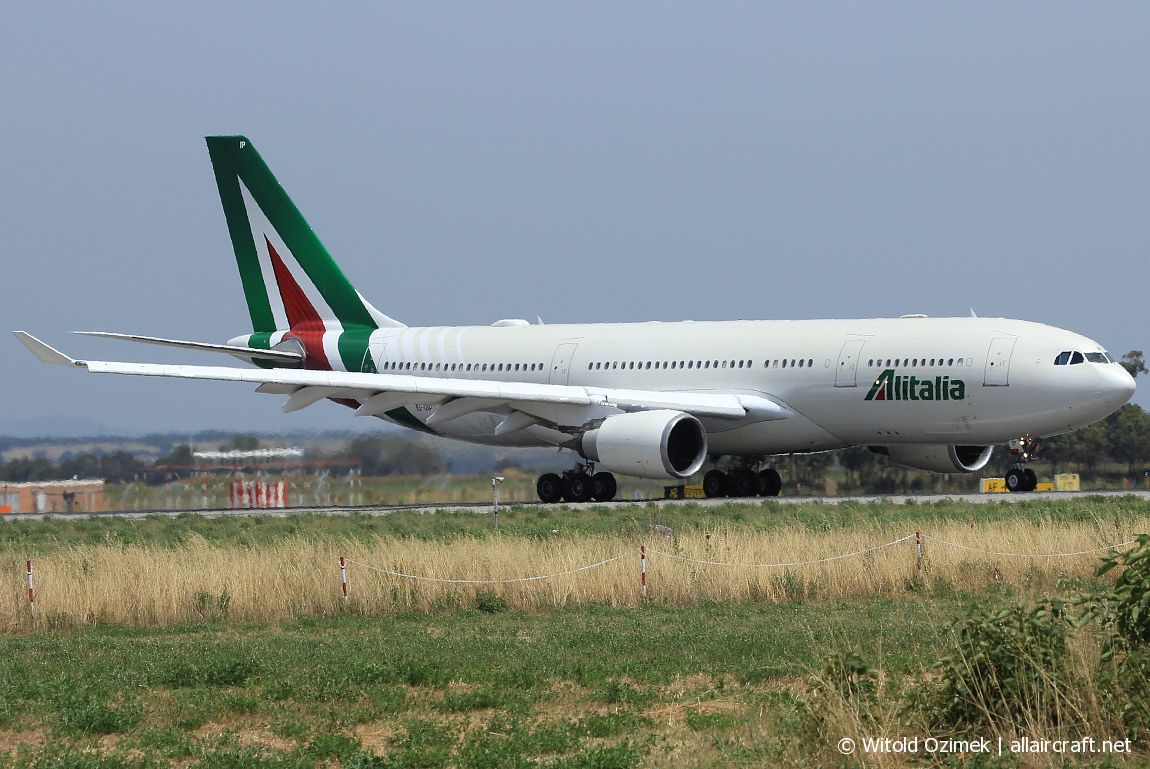 EI-DIP (339) 2000 Airbus A330-202