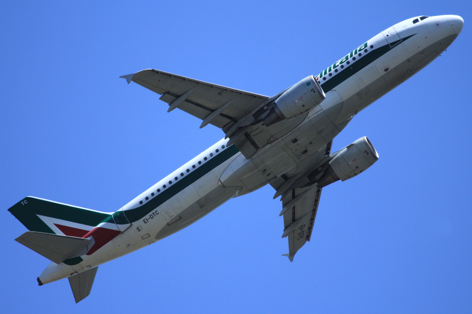 EI-DTC, (cn 3831), Airbus A320-216