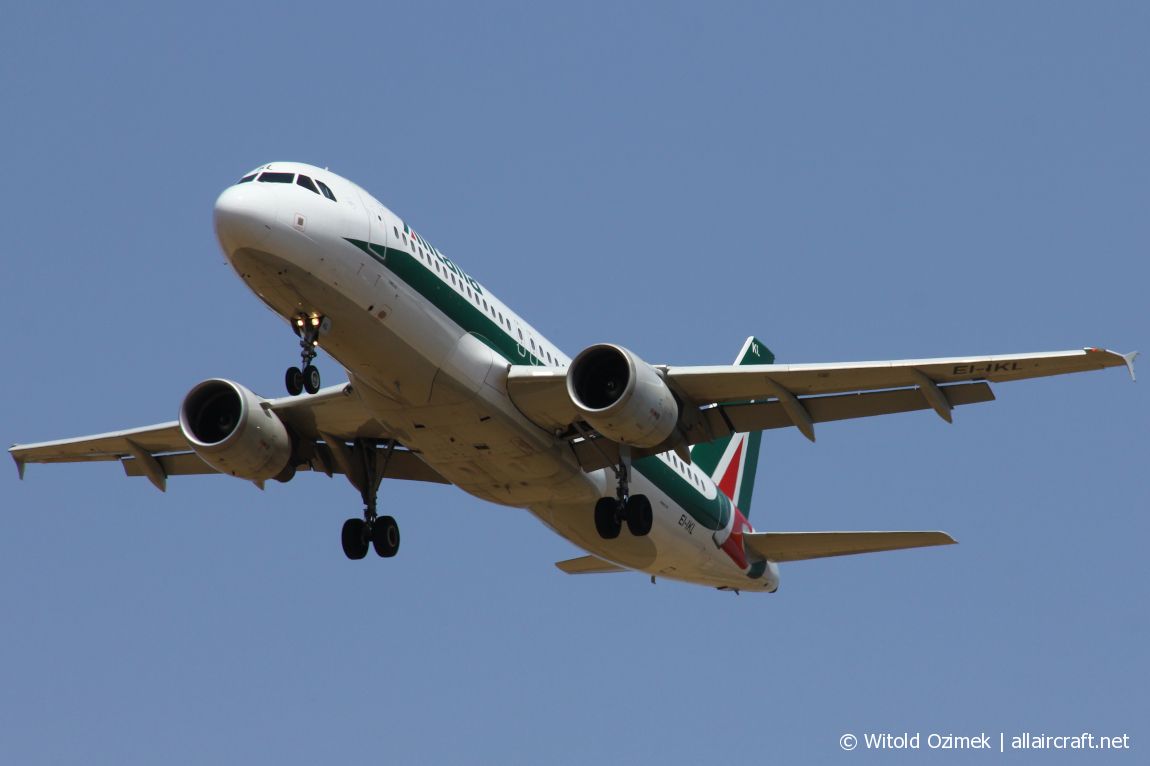 EI-IKL (1489) 2001 Airbus A320-214