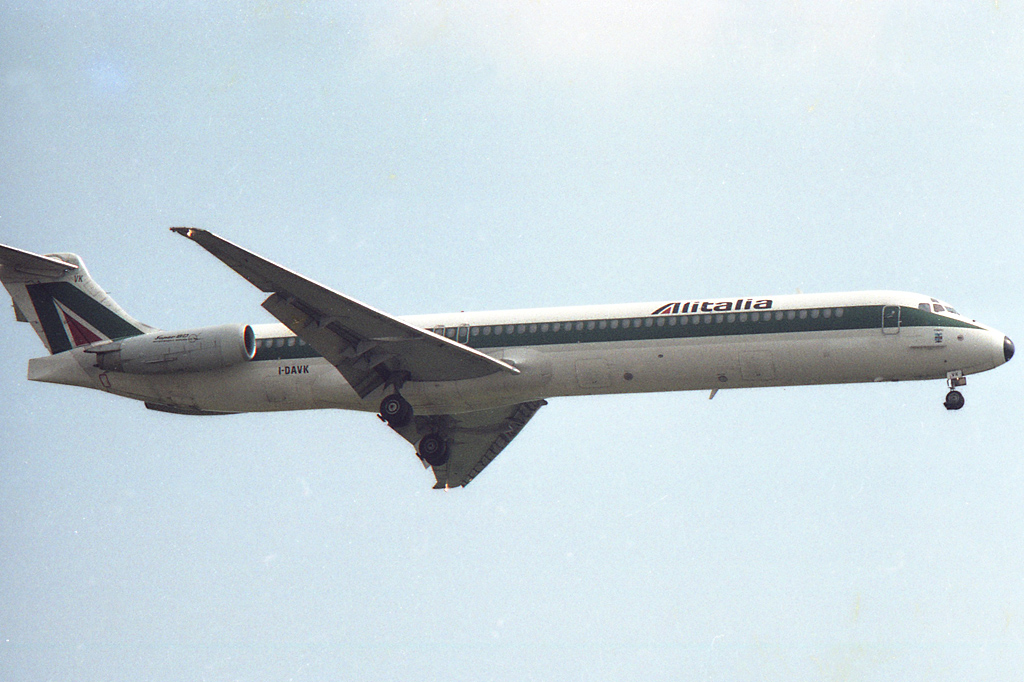 I-DAVK (49432) 1987 McDonnell Douglas MD-82