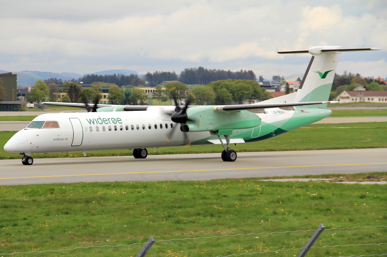 LN-RDV (4054) 2001 Bombardier Dash 8-Q402