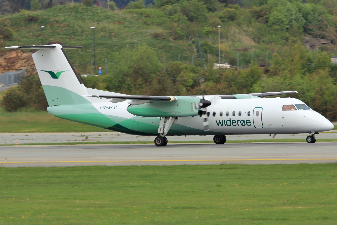 LN-WFO (493) 1997 Bombardier Dash 8-Q311