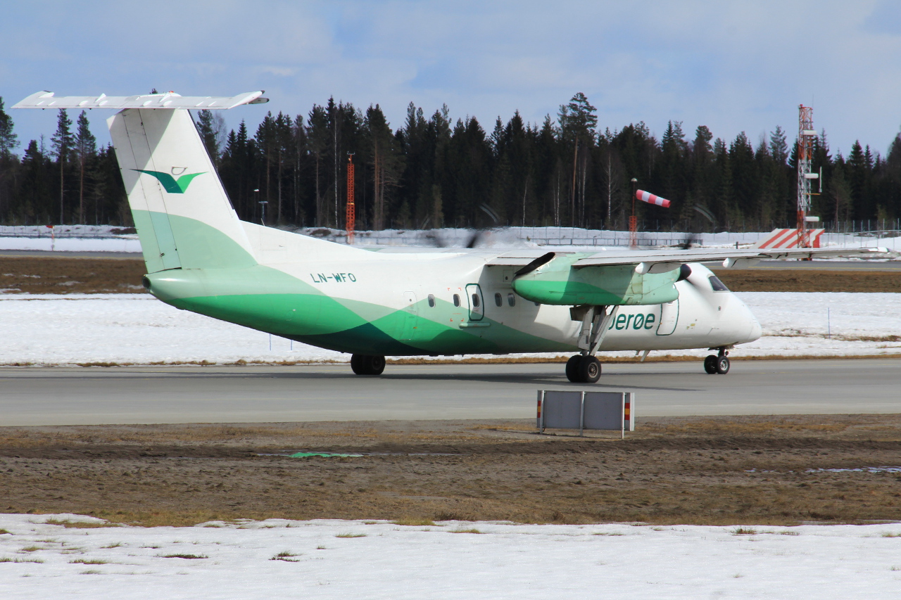 LN-WFO (493) 1997 Bombardier Dash 8-Q311