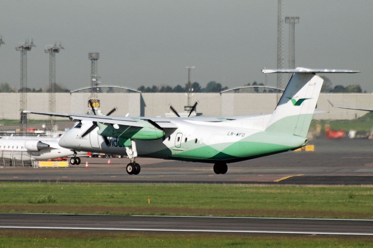 LN-WFO (493) 1997 Bombardier Dash 8-Q311