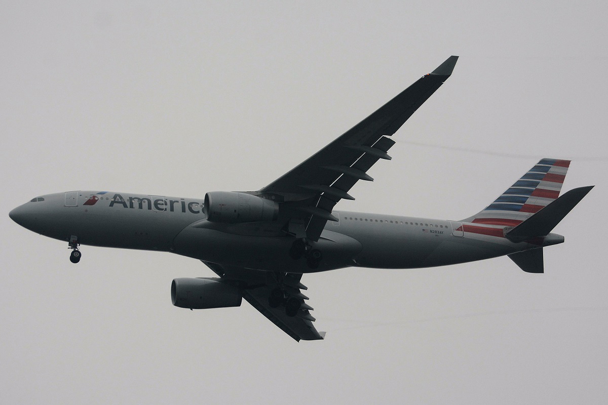 N283AY (cn 1076) Airbus A330-243