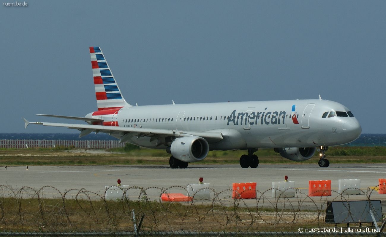 N197UW (cn 3928) Airbus A321-211