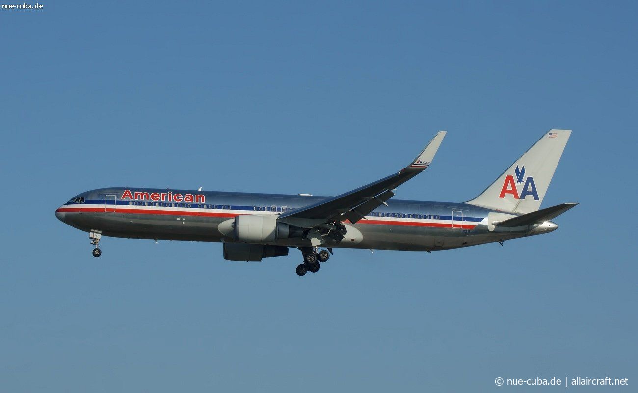N384AM (27184) 1994 Boeing 767-323ER(WL)