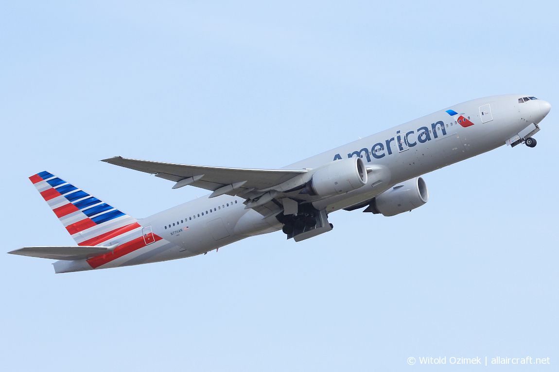 N776AN (cn 29582) Boeing 777-223ER