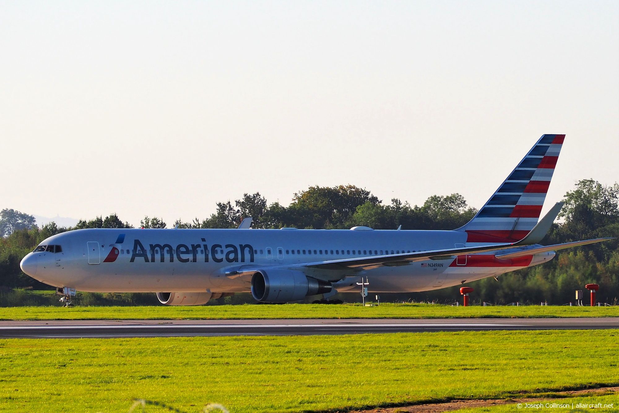 N349AN (cn 33088) Boeing 767-323ER
