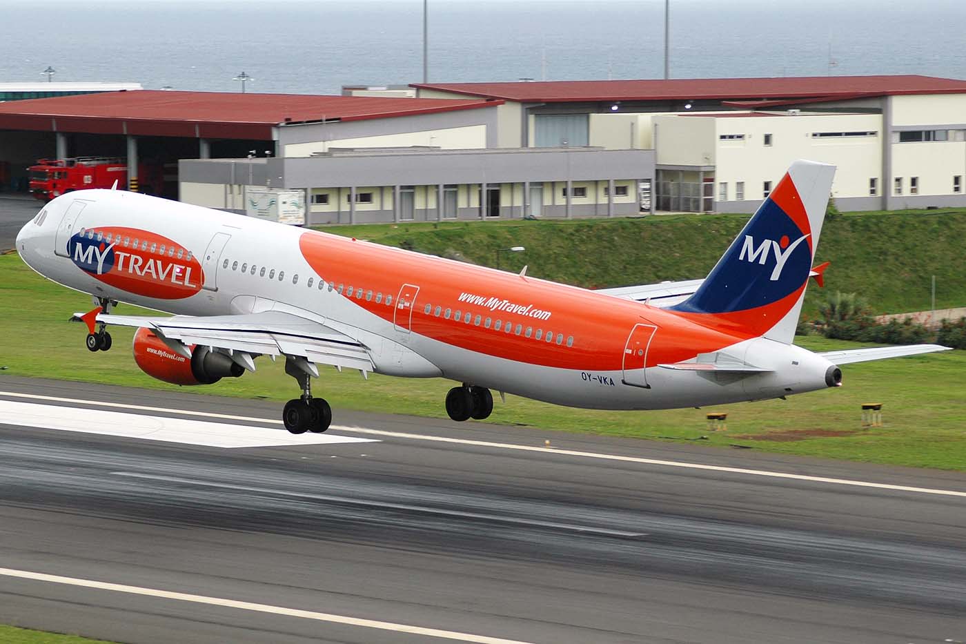OY-VKA (1881) 2002 Airbus A321-211