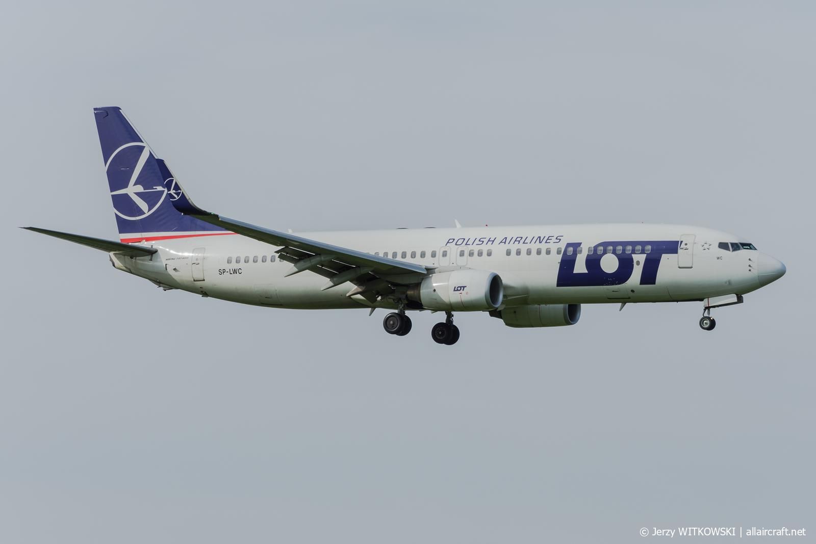 SP-LWC (30691) 2005 Boeing 737-89P(WL)