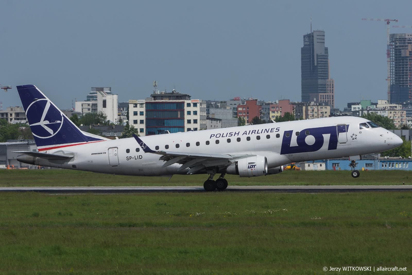 SP-LID · Embraer 170-200STD · (WAW / EPWA)