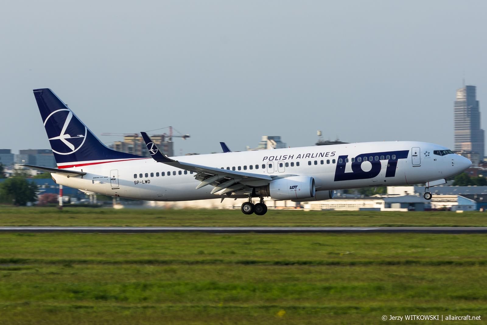 SP-LWD (32802) 2005 Boeing 737-89P(WL)