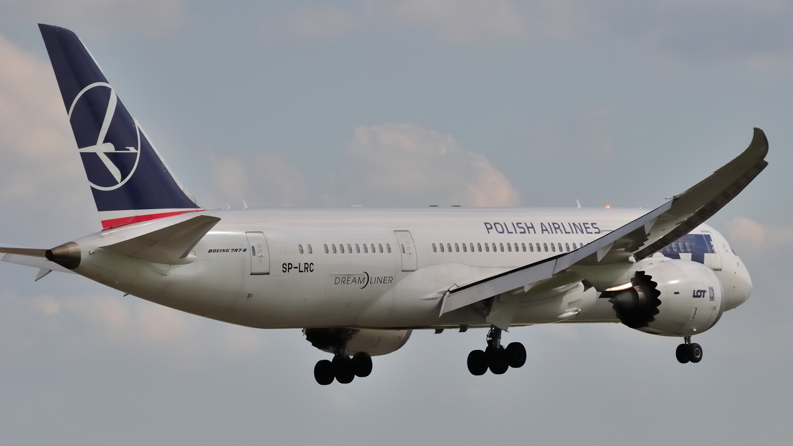 SP-LRC (35940) 2013 Boeing 787-8 Dreamliner