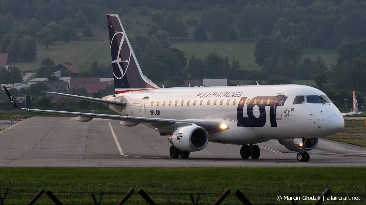 SP-LDD (17000027) 2004 Embraer 170-100STD