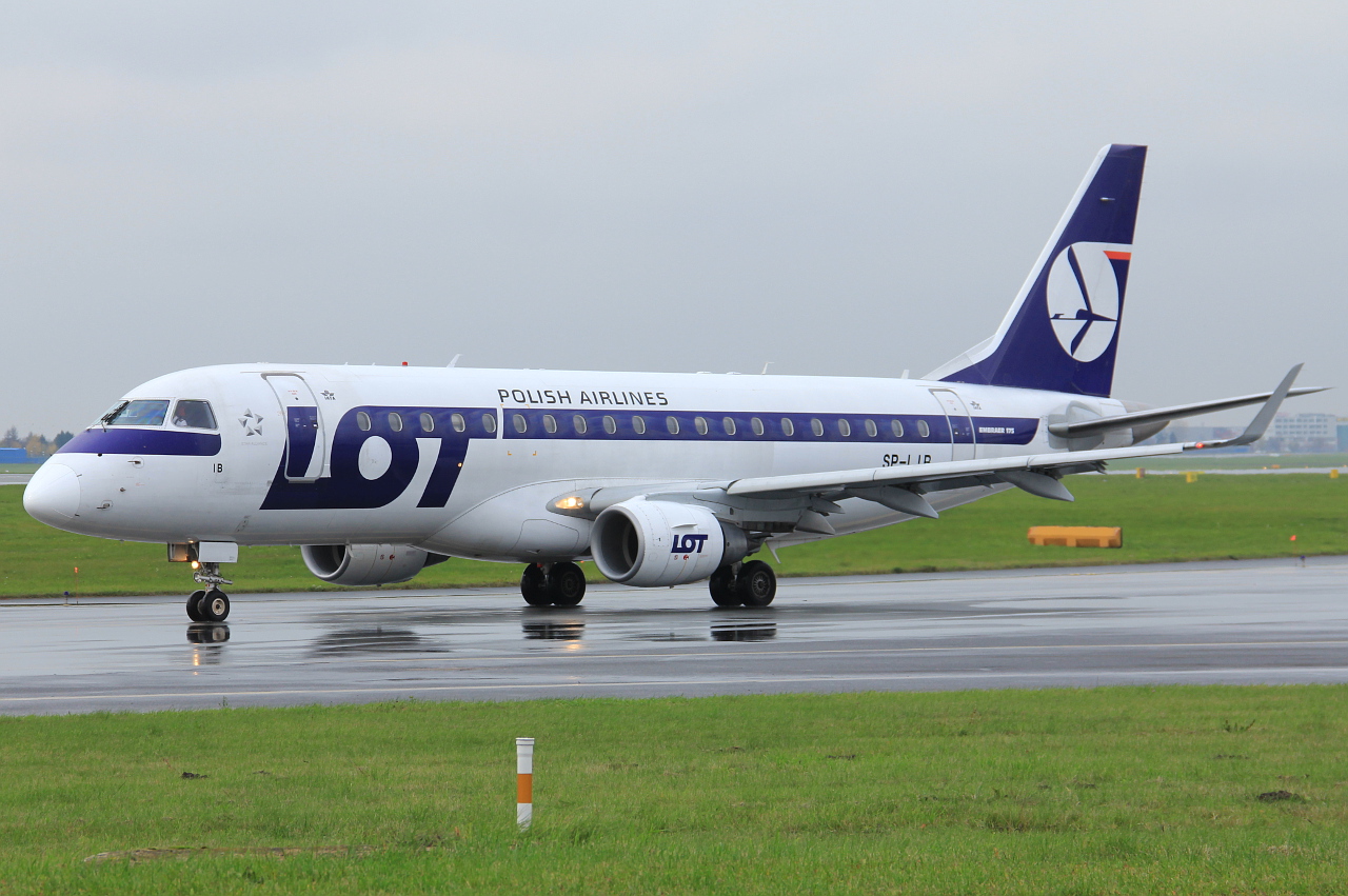 SP-LIB (17000132) Embraer 170-200STD