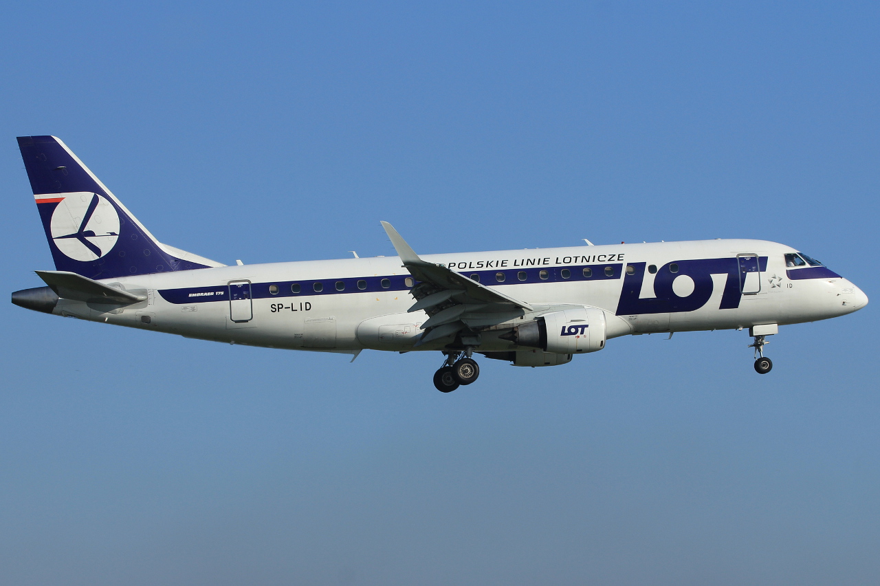 SP-LID (17000136) Embraer 170-200STD