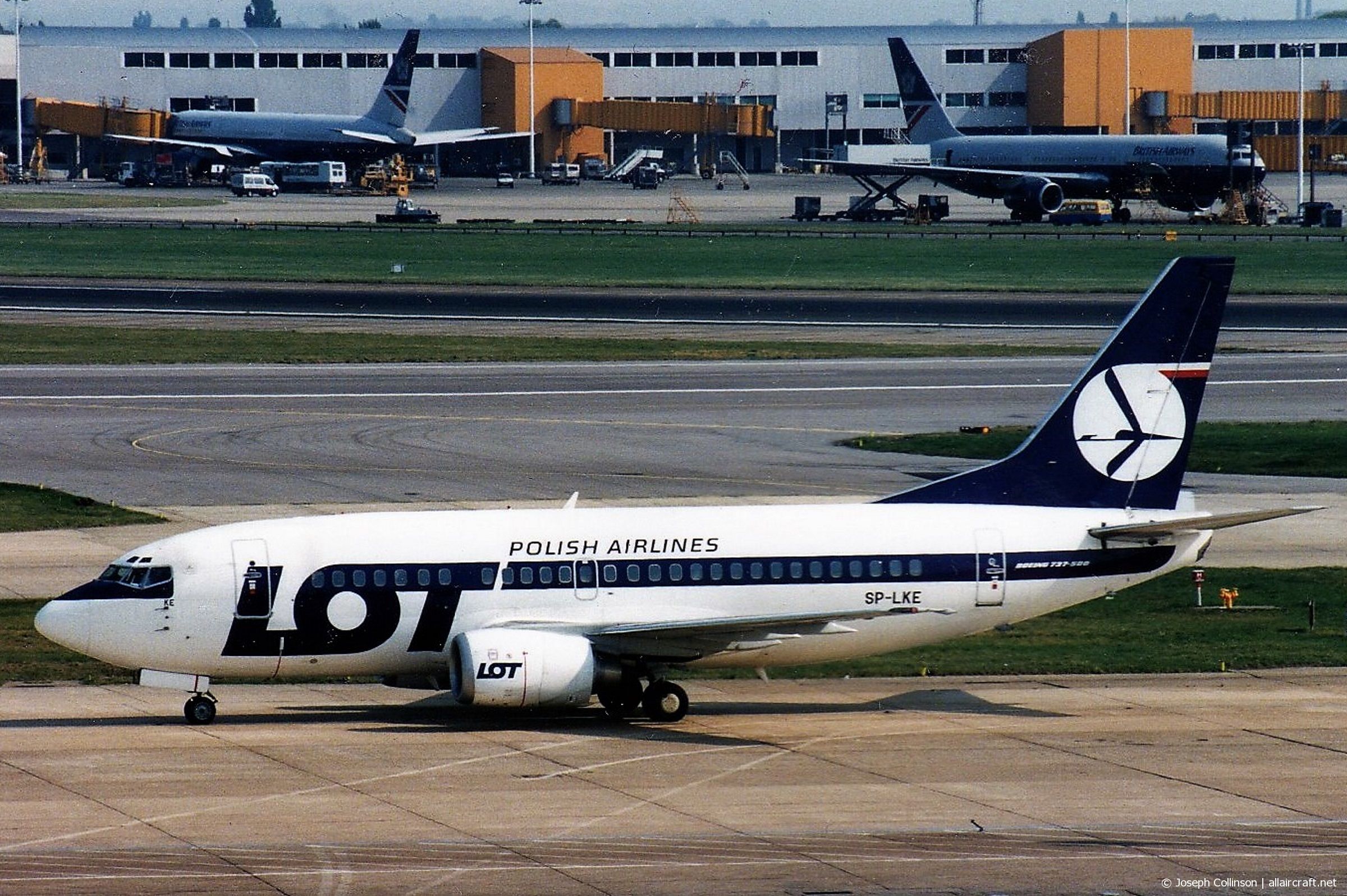SP-LKE (27130) 1993 Boeing 737-55D