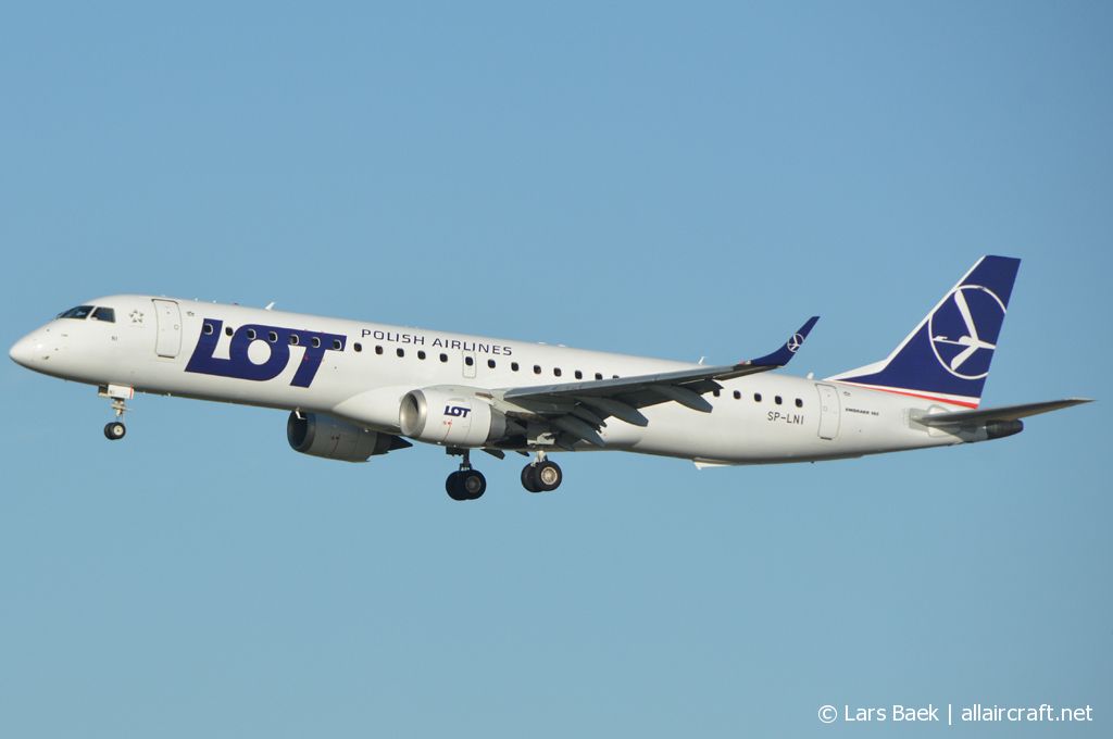 SP-LNI (19000240) Embraer 190-200IGW