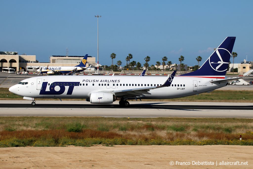 SP-LWF (36825) 2011 Boeing 737-86N(WL)