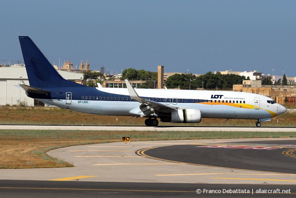 SP-LWG (36827) 2011 Boeing 737-86NWL
