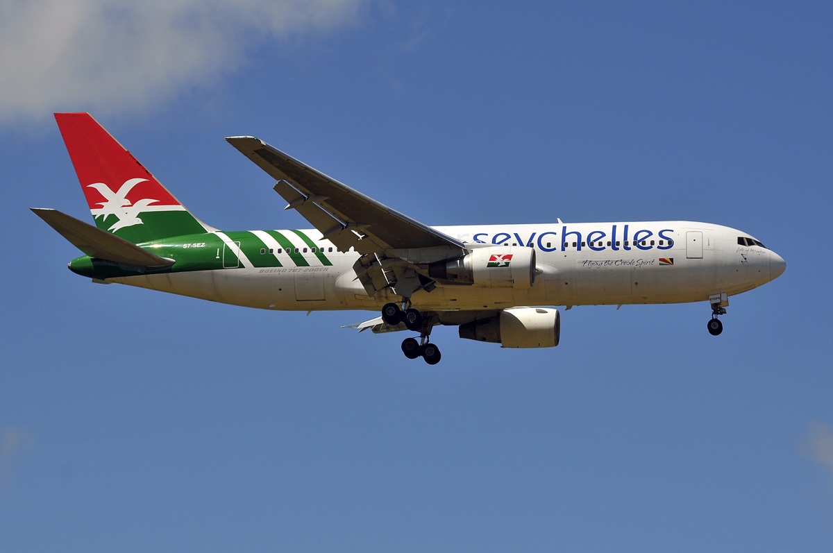 S7-SEZ (cn 24150) Boeing 767-219ER