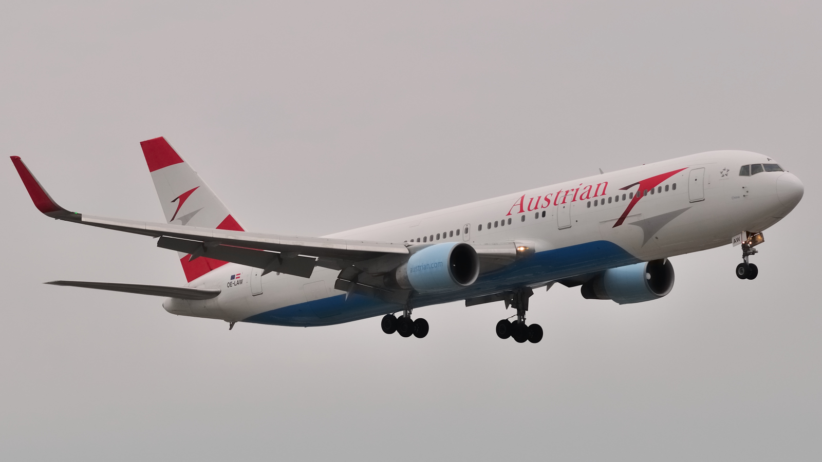 OE-LAW (cn 26417) Boeing 767-3Z9ER