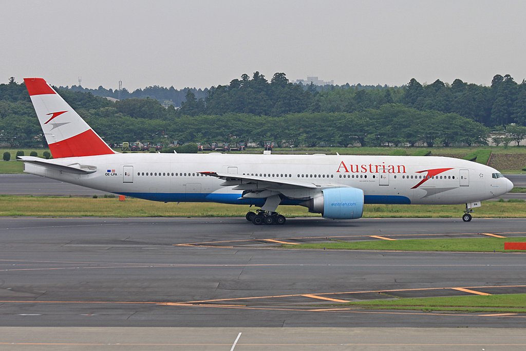 OE-LPA (cn 28698) Boeing 777-2Z9ER