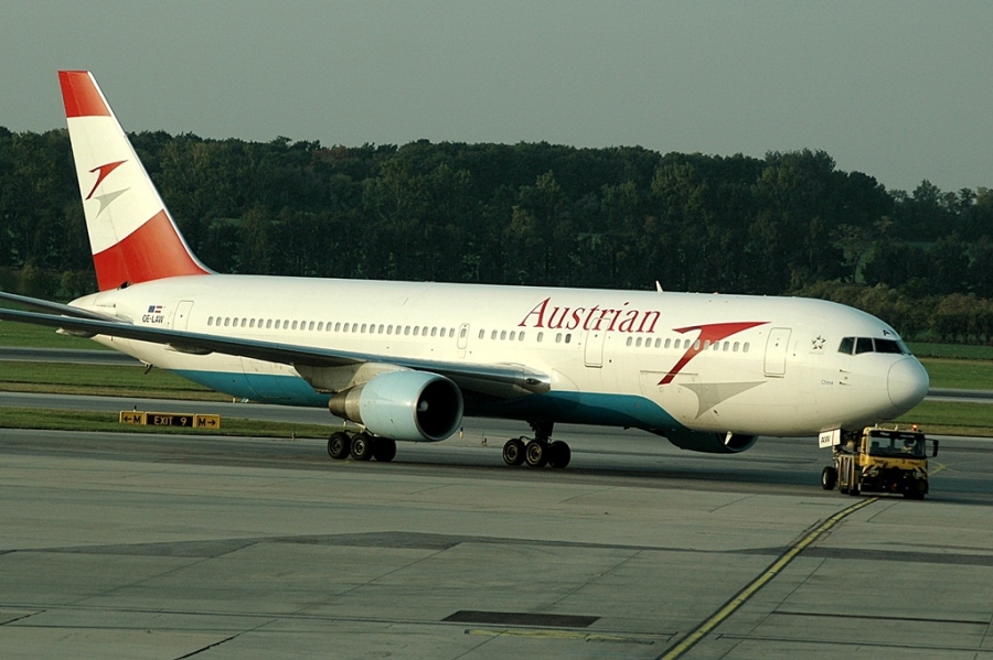 OE-LAW (cn 26417) Boeing 767-3Z9ER