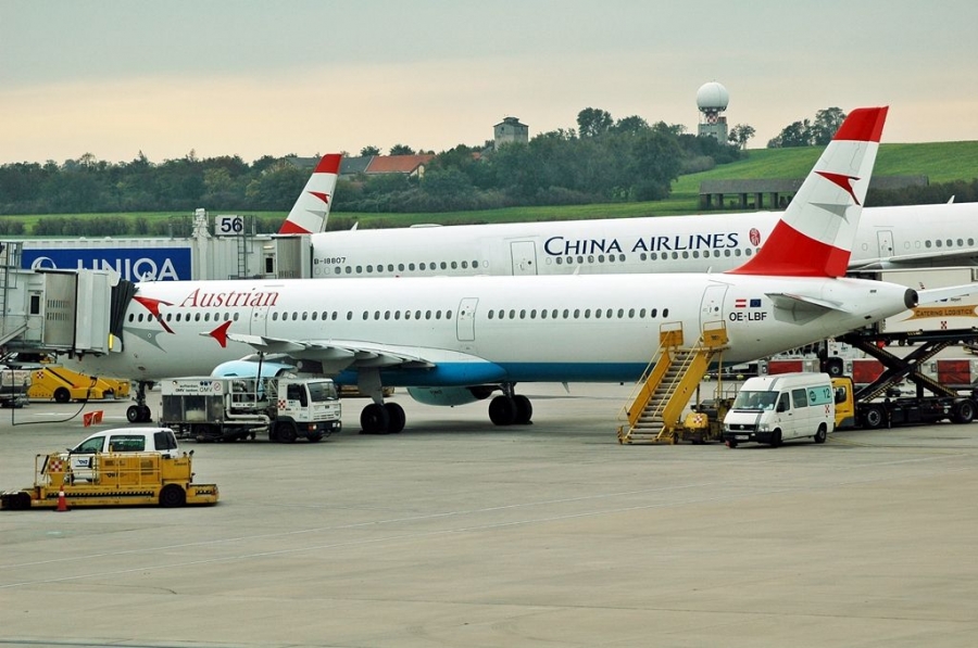 OE-LBF (1458) 2001 Airbus A321-211