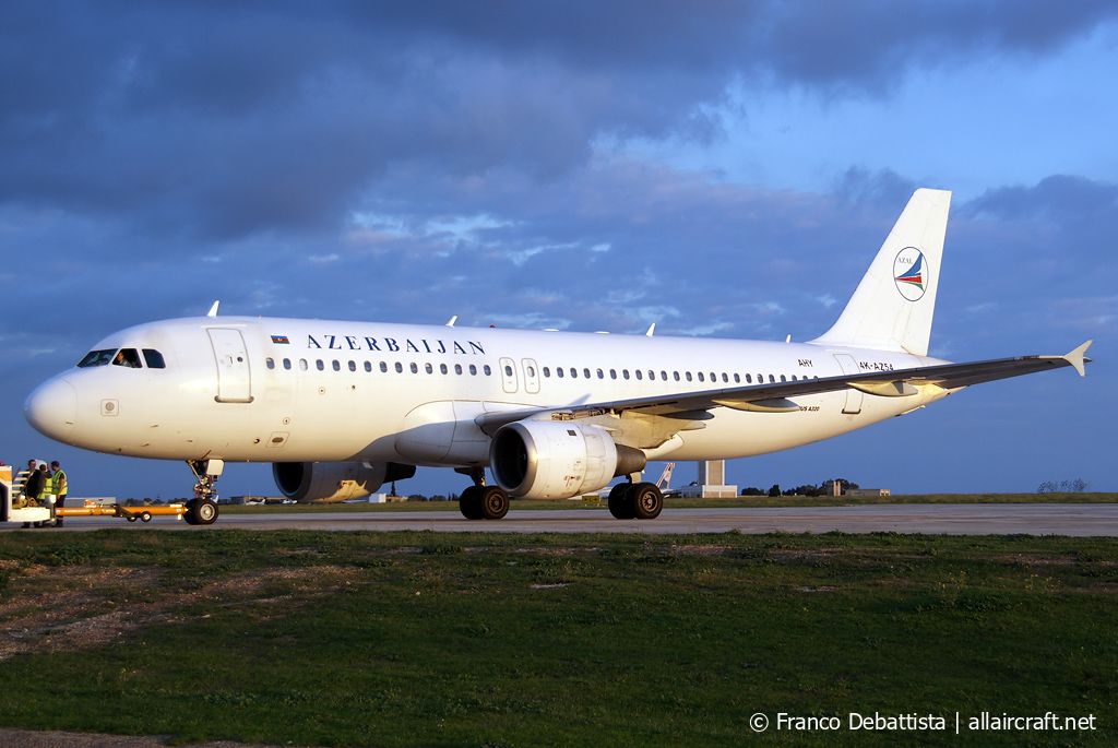 4K-AZ54 (331) 1992 Airbus A320-212