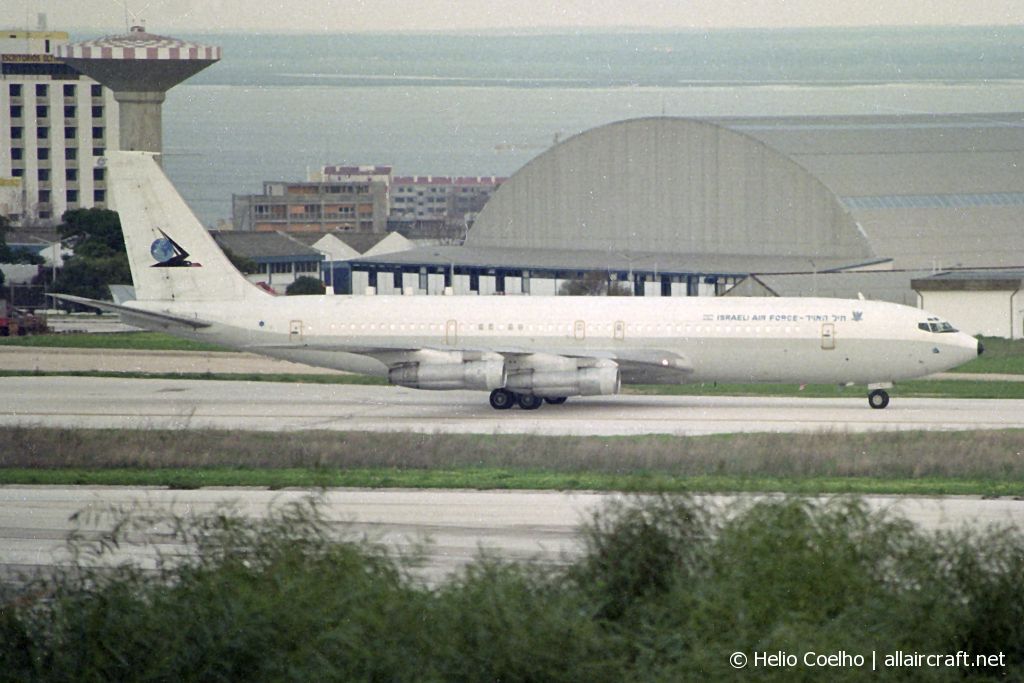 272 (21096) 1975 Boeing 707-3L6C