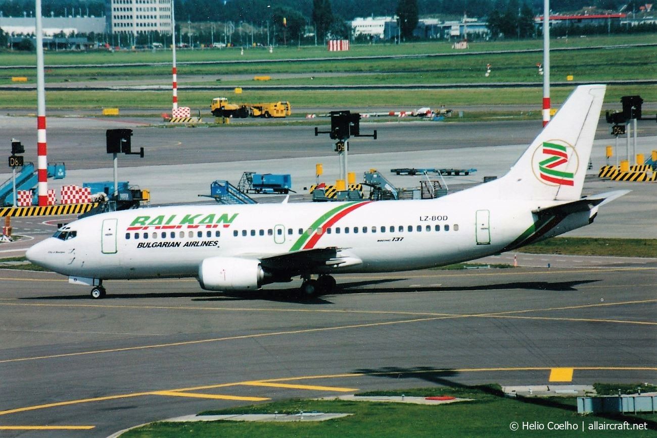 LZ-BOD (23749) 1987 Boeing 737-3Y0