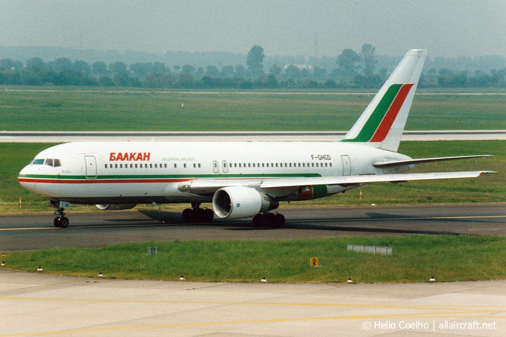 F-GHGD (24832) 1990 Boeing 767-27EER