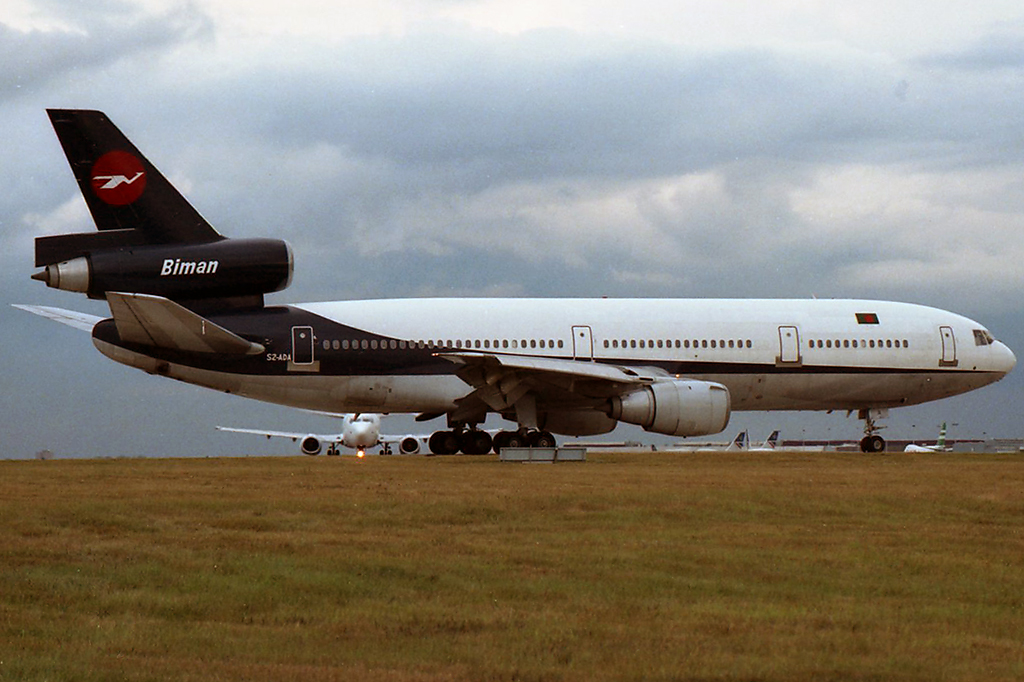 S2-ADA (cn 46999) McDonnell Douglas DC-10-30