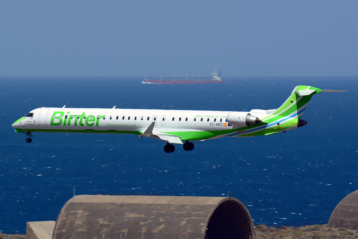 EC-MOX (cn 19053) Bombardier CRJ-1000