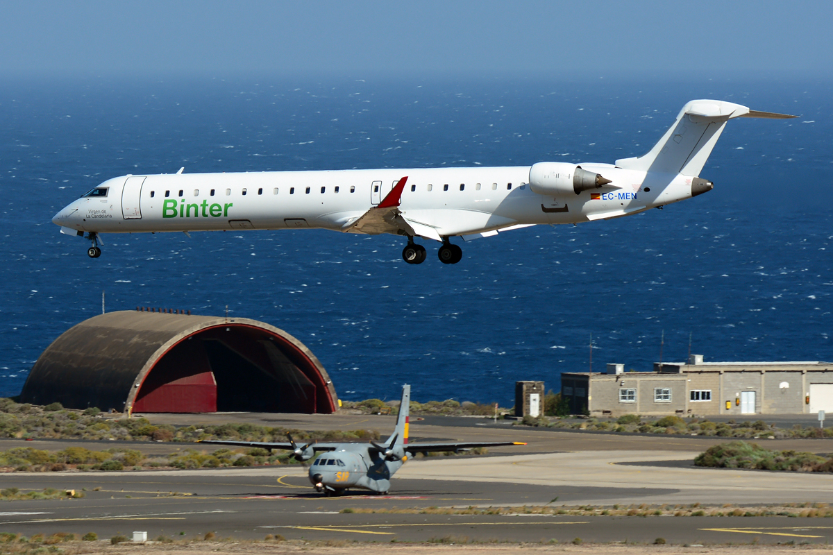 EC-MEN (cn 15063) Bombardier CRJ900ER