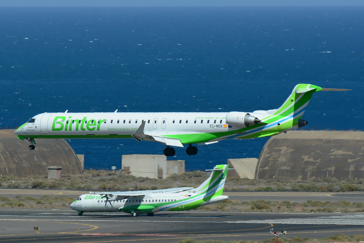 EC-MOX (cn 19053) Bombardier CRJ-1000