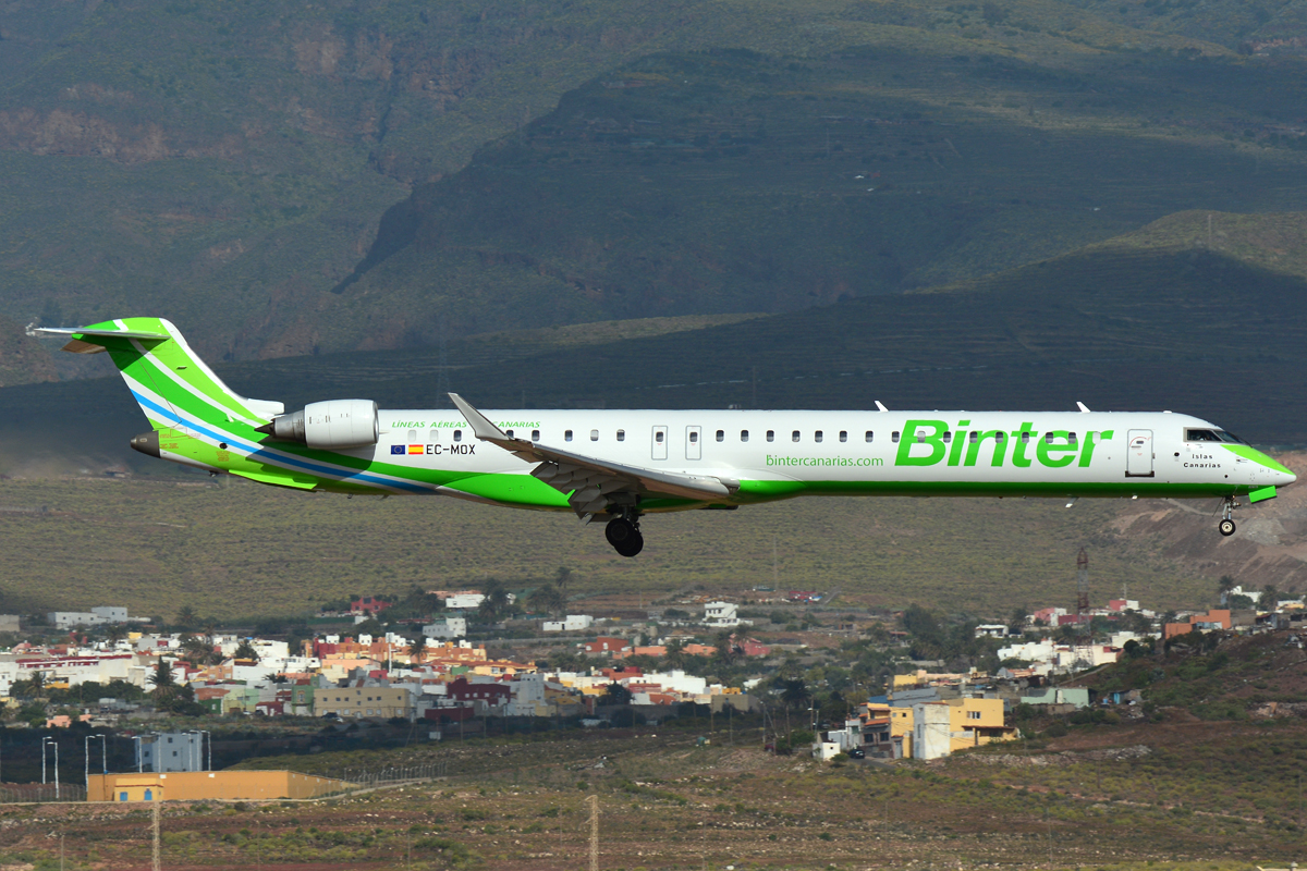 EC-MOX (cn 19053) Bombardier CRJ-1000