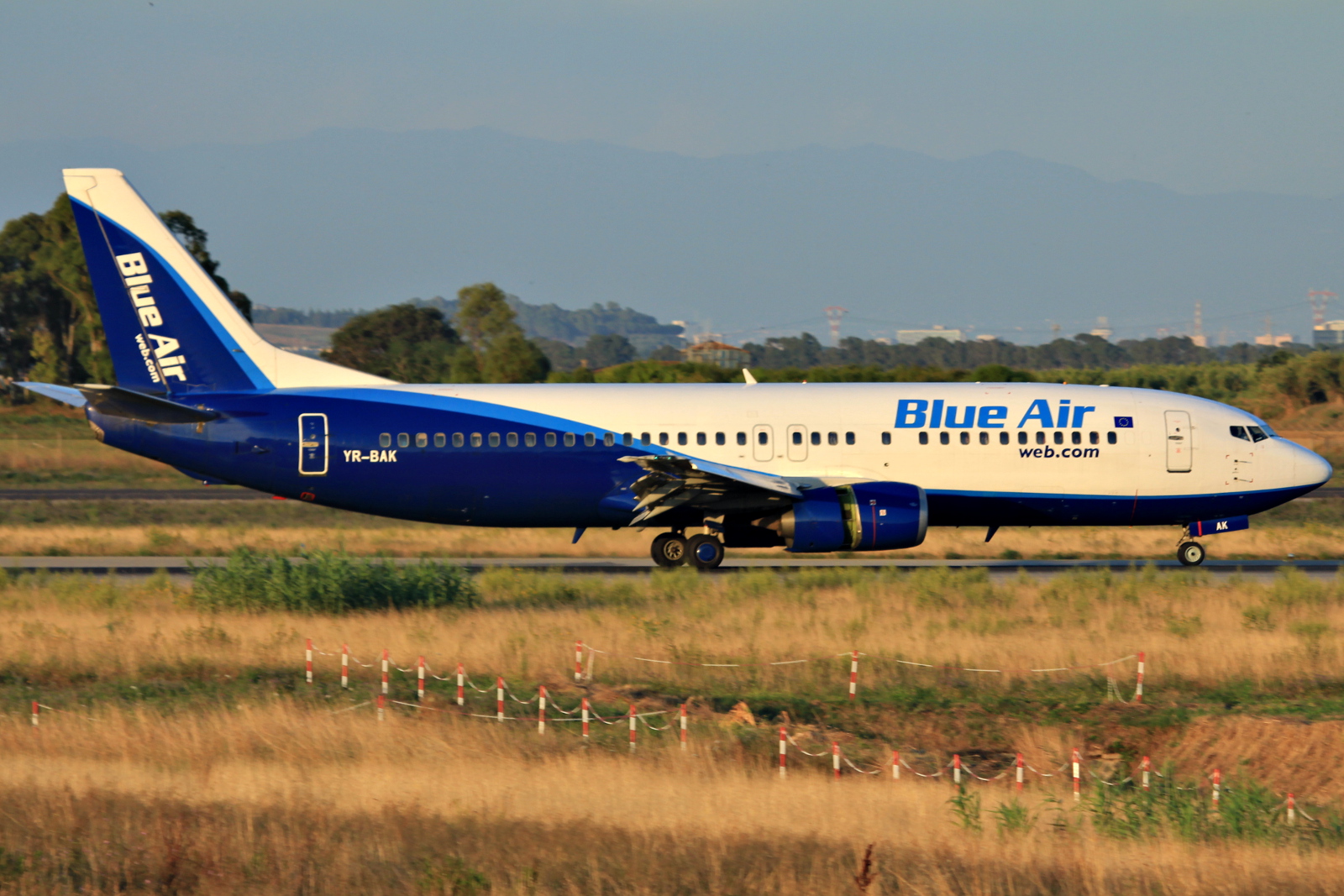 YR-BAK (cn 27005) Boeing 737-430