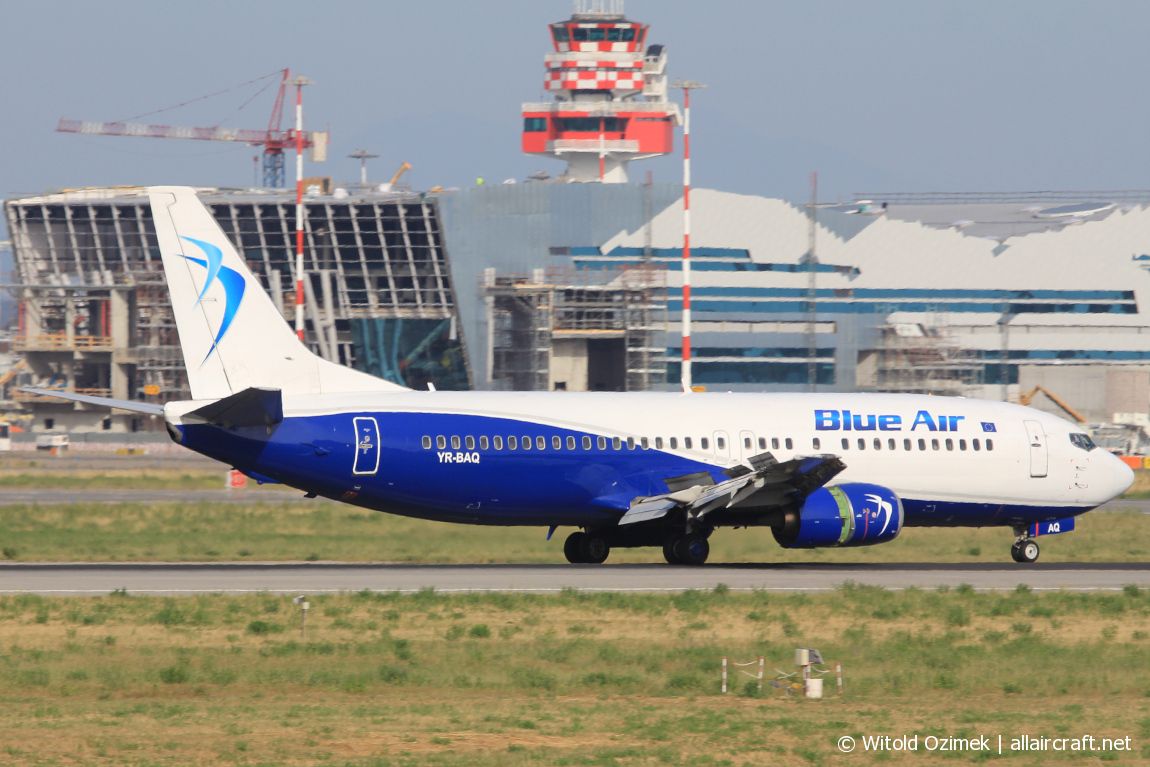 YR-BAQ (cn 28702) Boeing 737-4D7