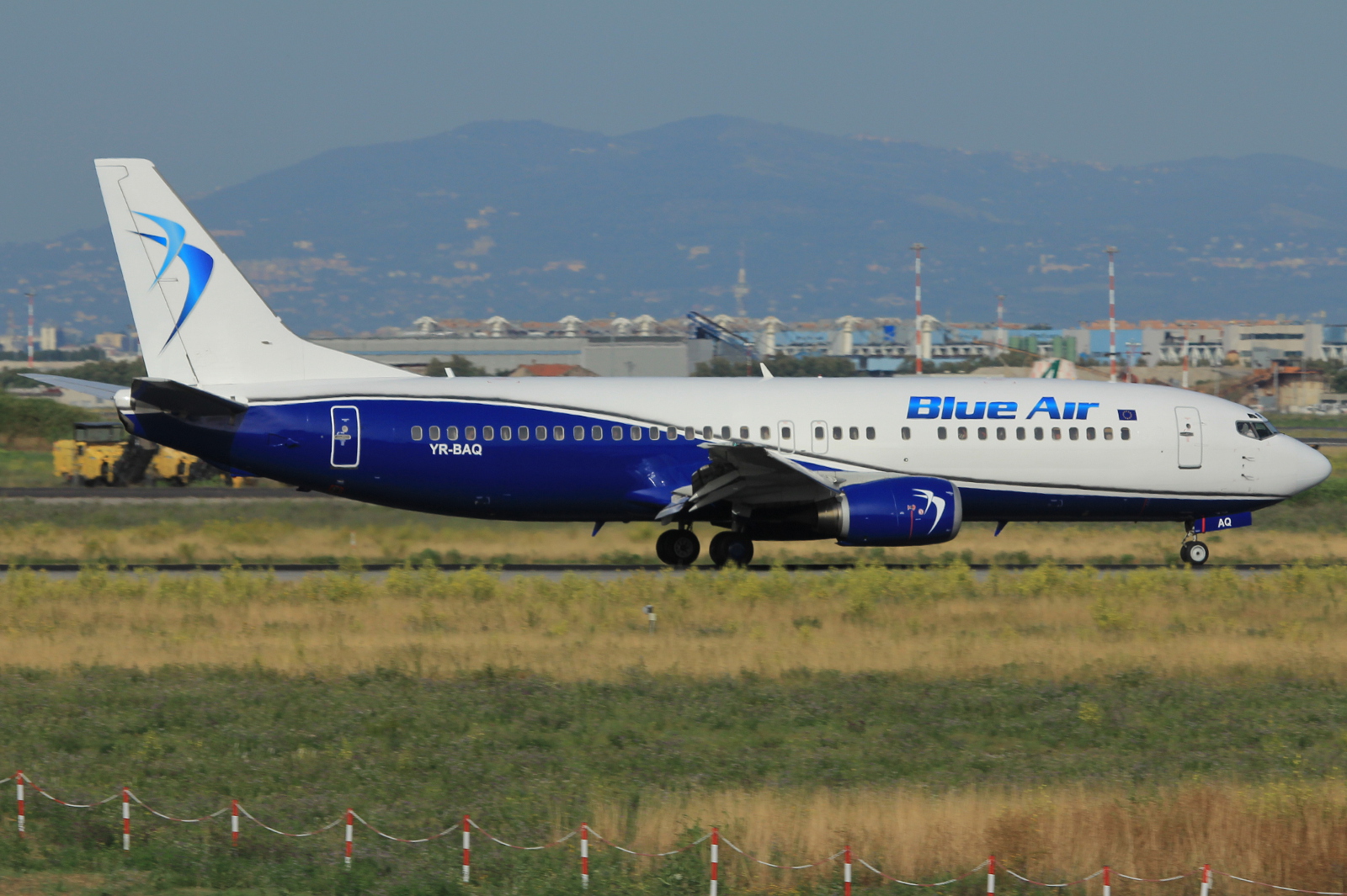 YR-BAQ (cn 28702) Boeing 737-4D7