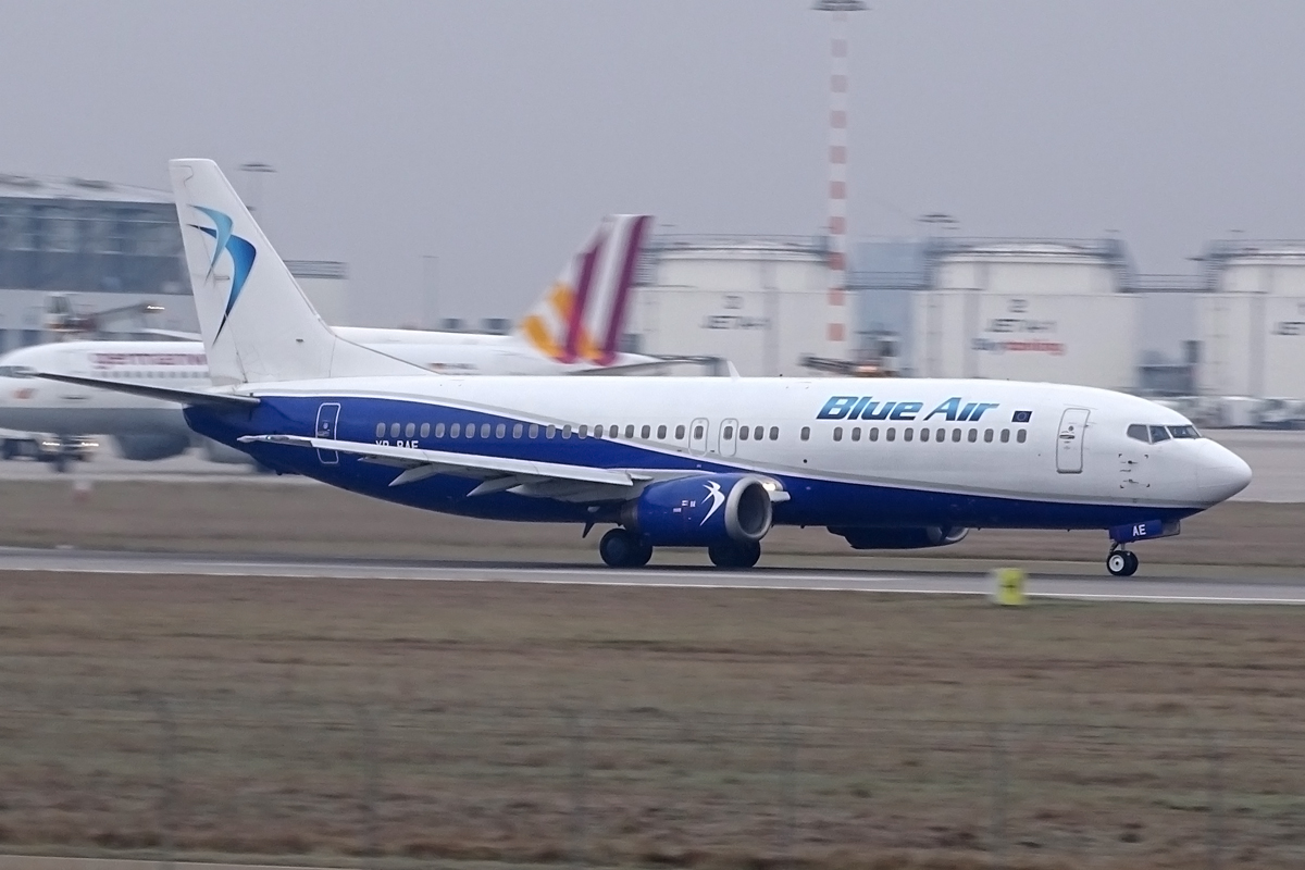 YR-BAE, (cn 28723), Boeing 737-4Y0