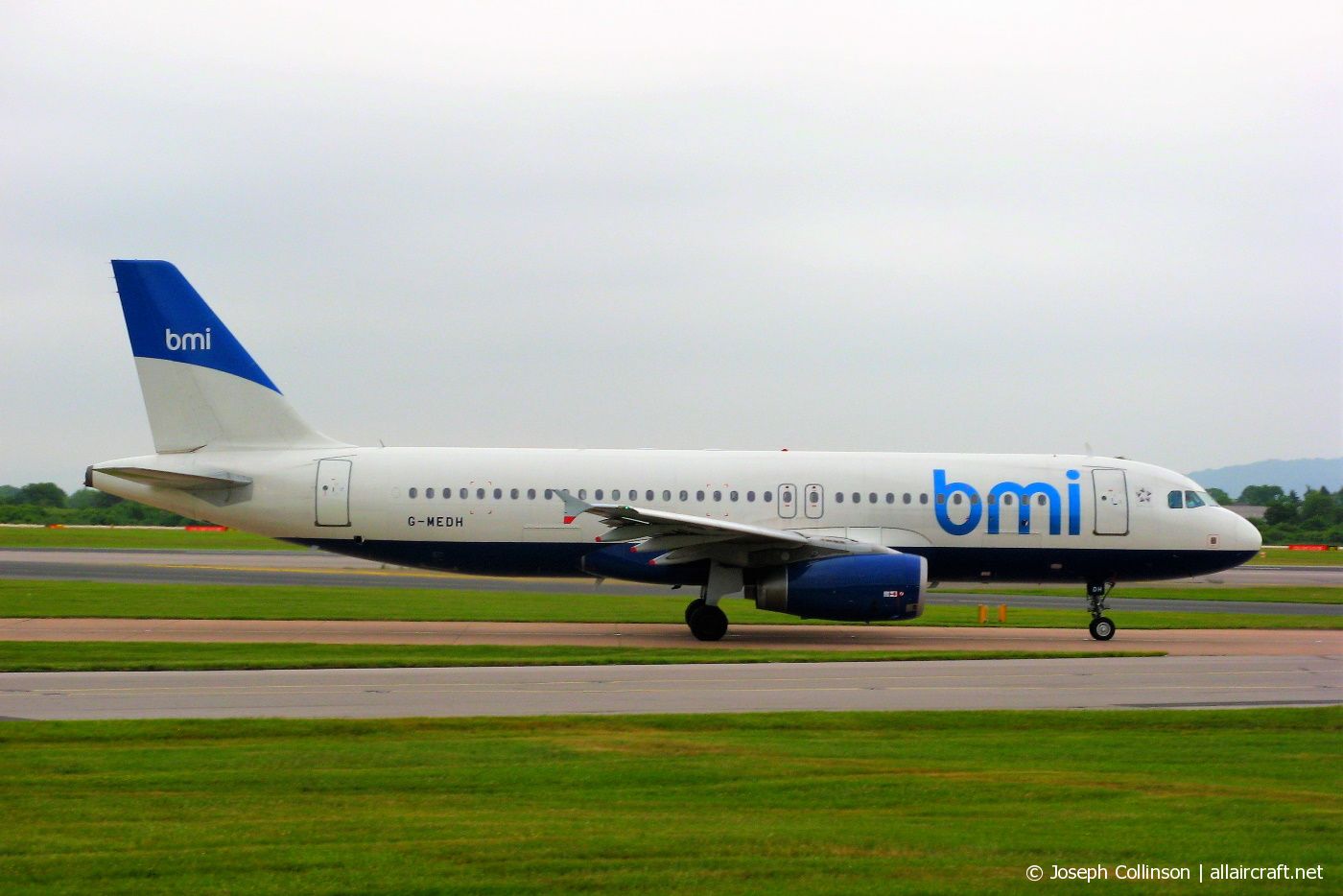 G-MEDH (1922) 2002 Airbus A320-232