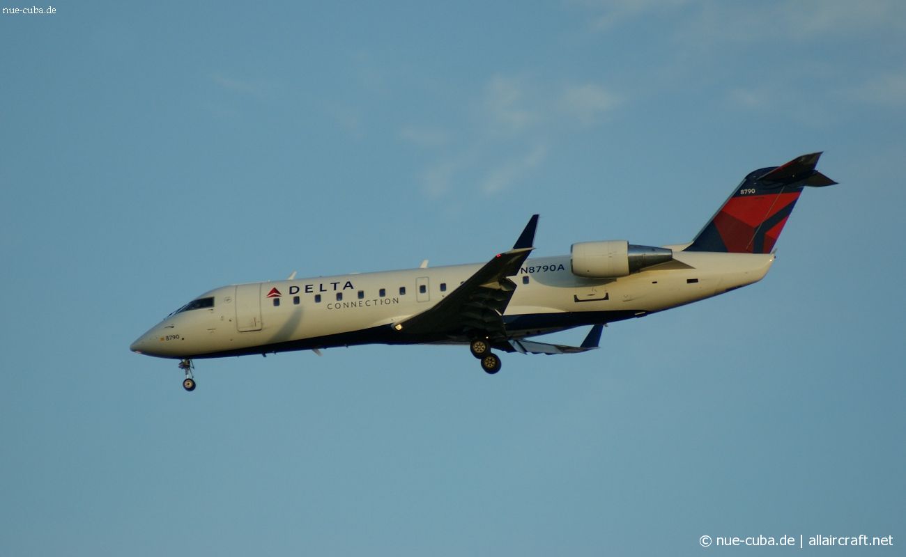 N8790A (7790) 2003 Bombardier CRJ-440