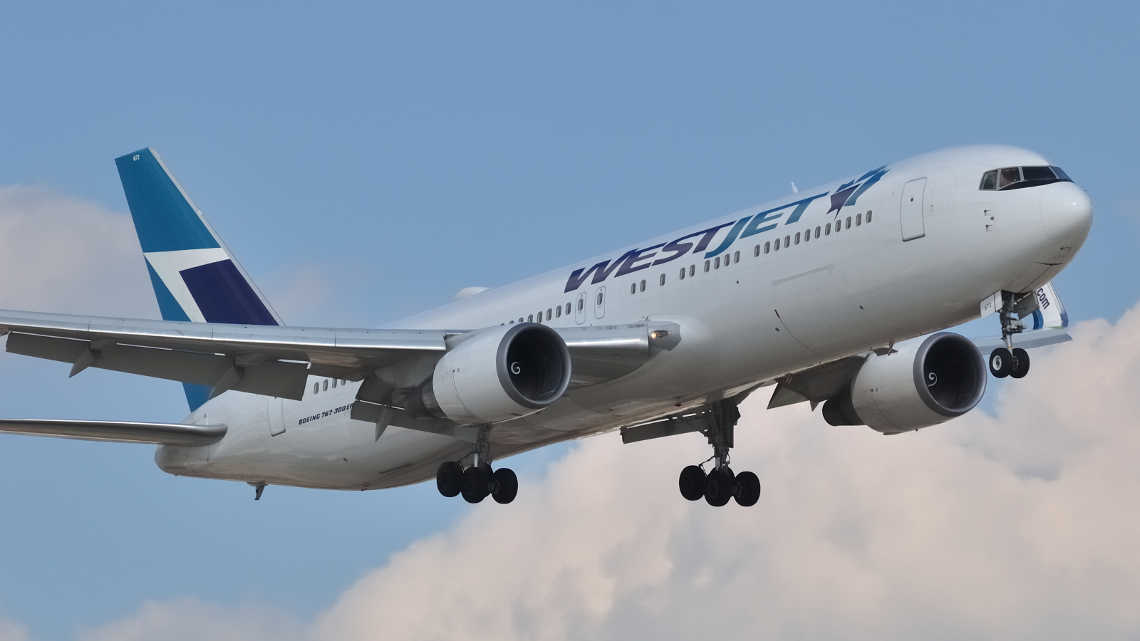 C-FWAD (25363) 1991 Boeing 767-338(ER)(WL)