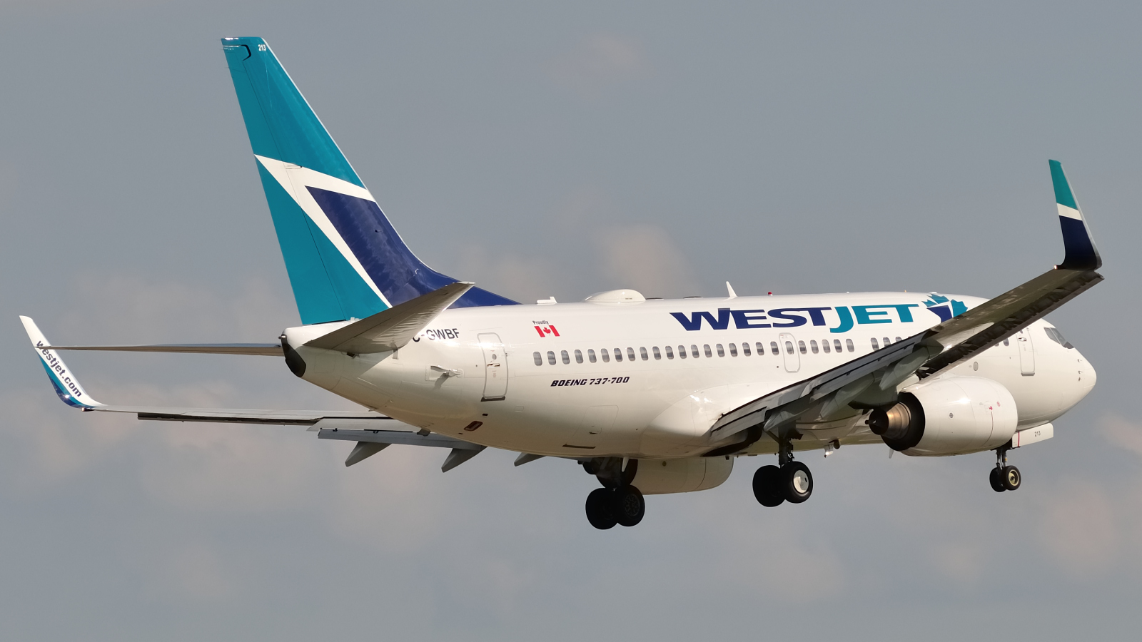 C-GWBF (32757) 2003 Boeing 737-7CT(WL)